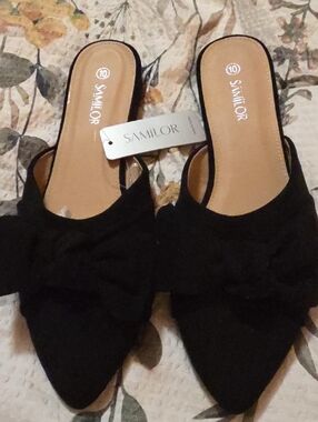New, Samilor Black Pointed-Toe Bow Mules - Women's Flats.